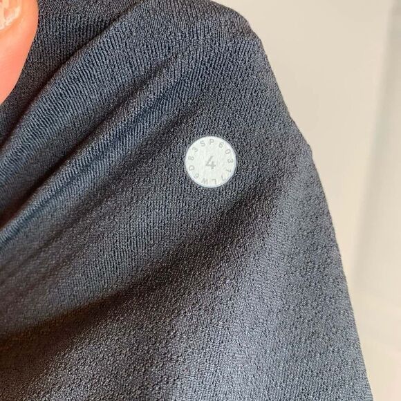 Lululemon High Rise Grey Cropped Drawstring Pockets Jogger Women’s Size 4 -Small - Picture 10 of 10